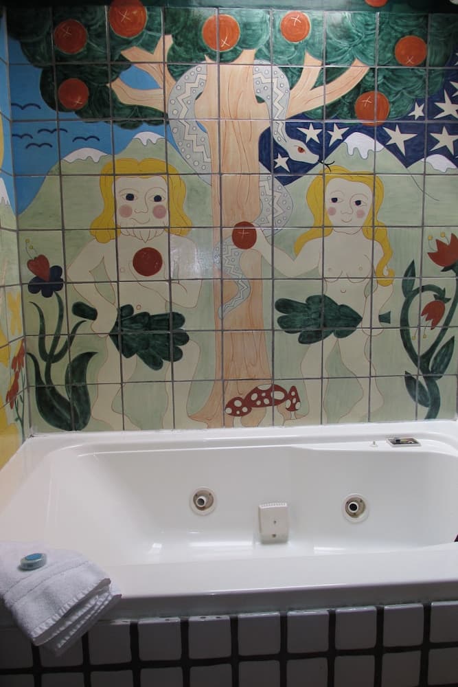 Jetted tub