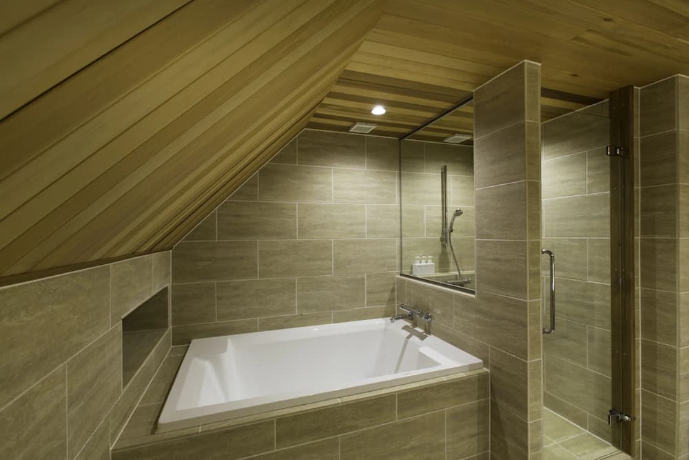 Jetted tub