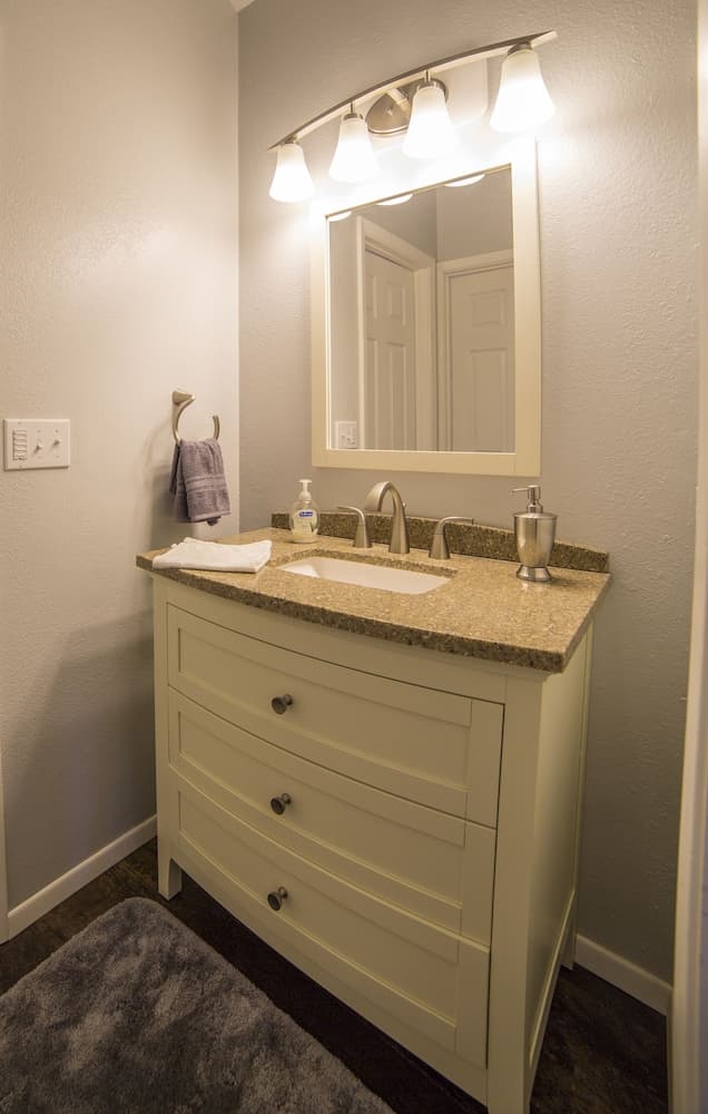 Bathroom sink