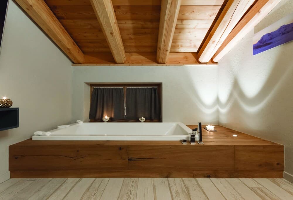 Jetted tub