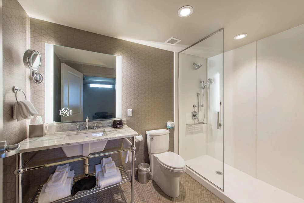 Bathroom shower