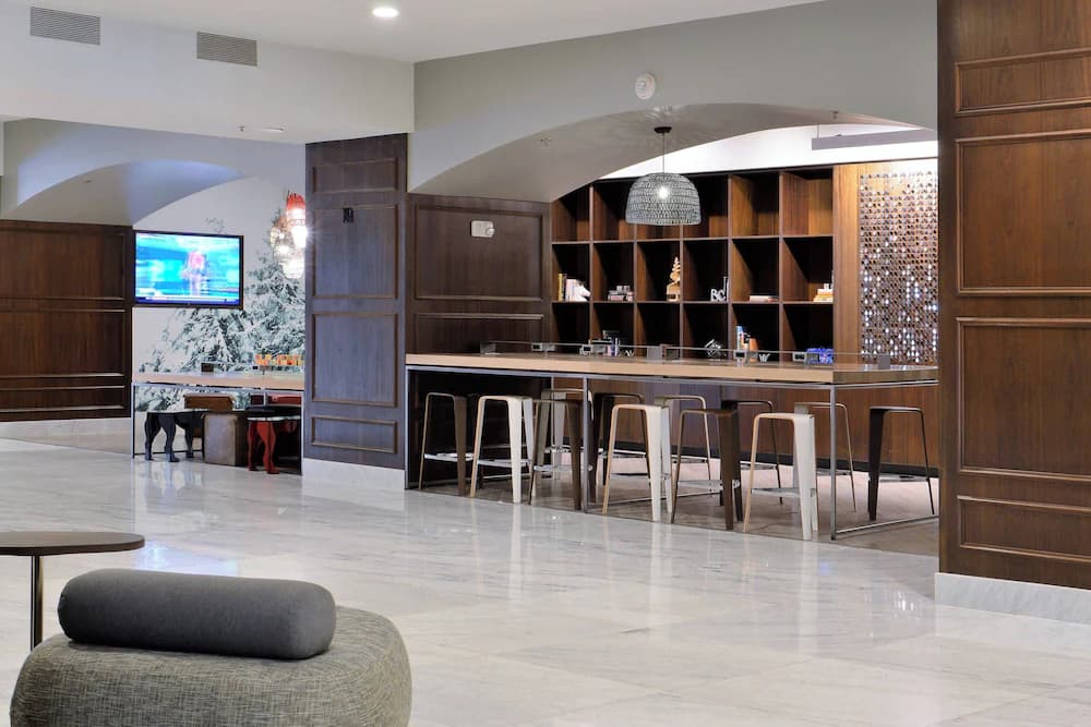 Lobby lounge