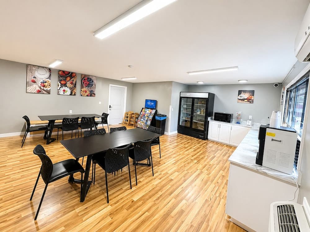 Breakfast area