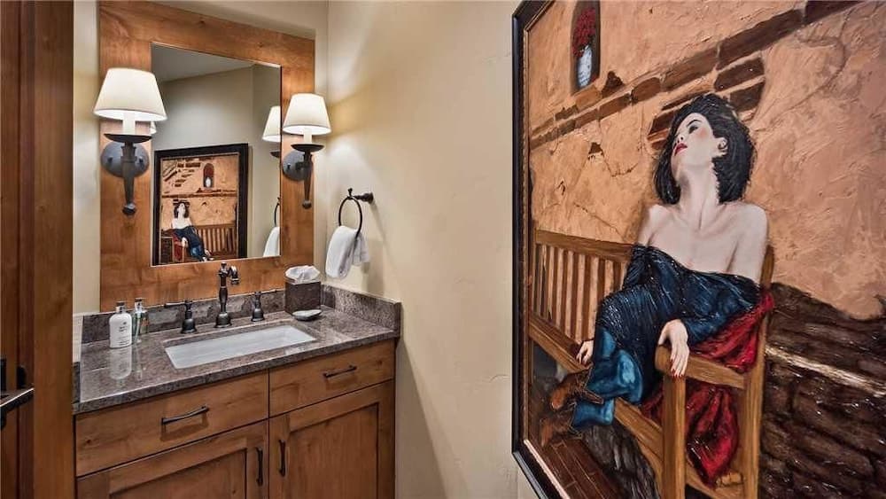 Bathroom sink