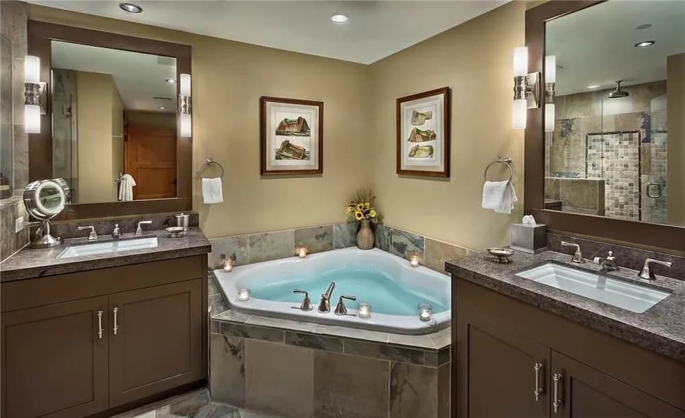 Jetted tub