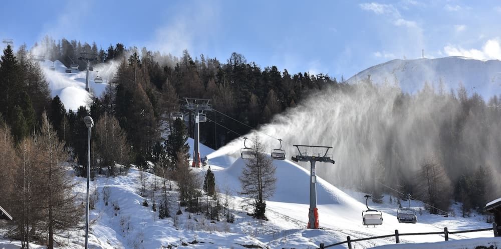 Snow and ski sports