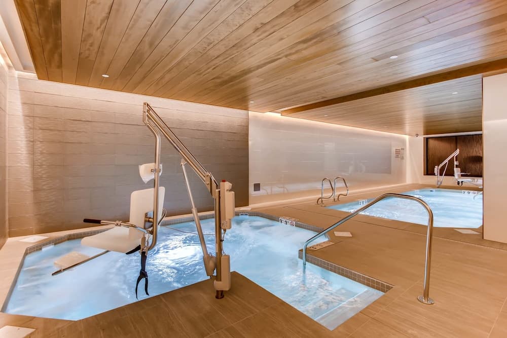 Indoor spa tub