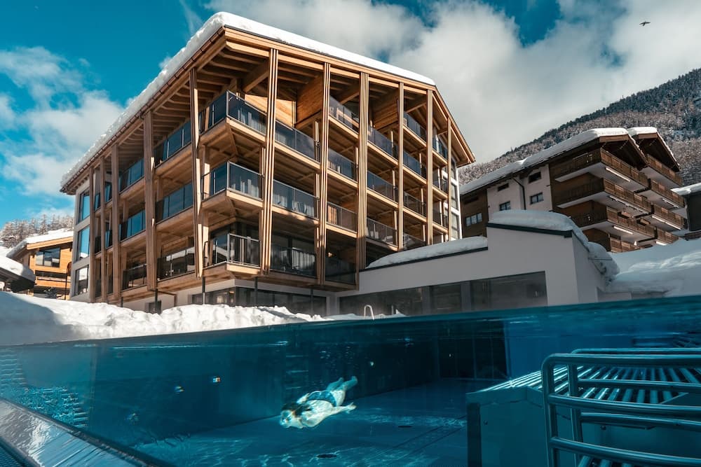 Infinity pool