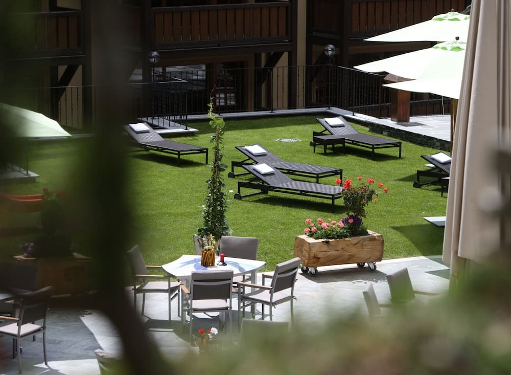 Sundeck