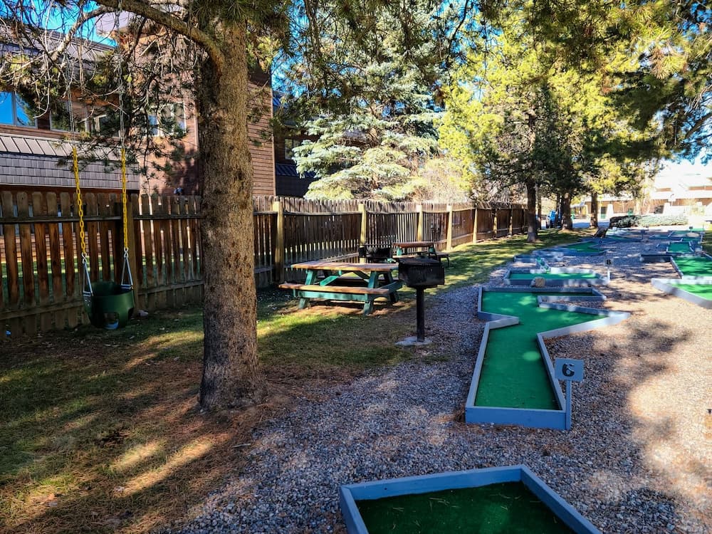 Mini-golf