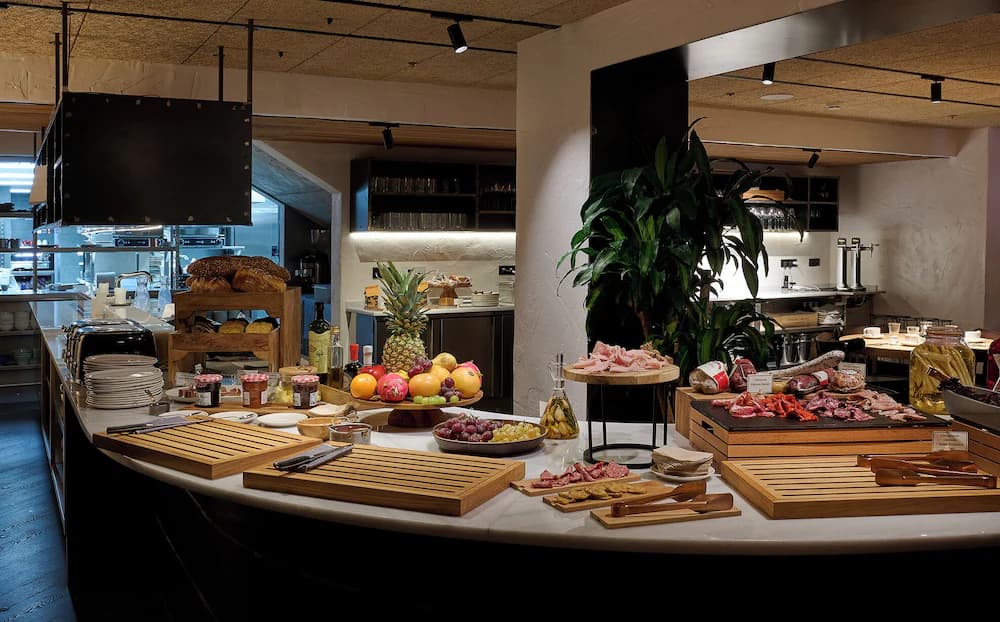 Breakfast buffet