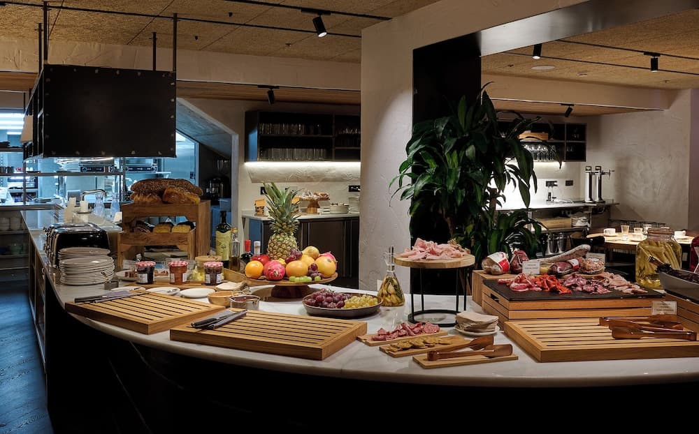 Breakfast buffet