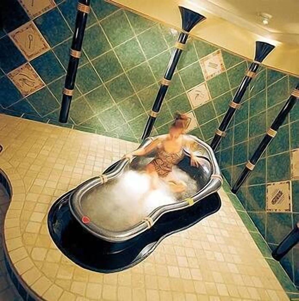 Indoor spa tub