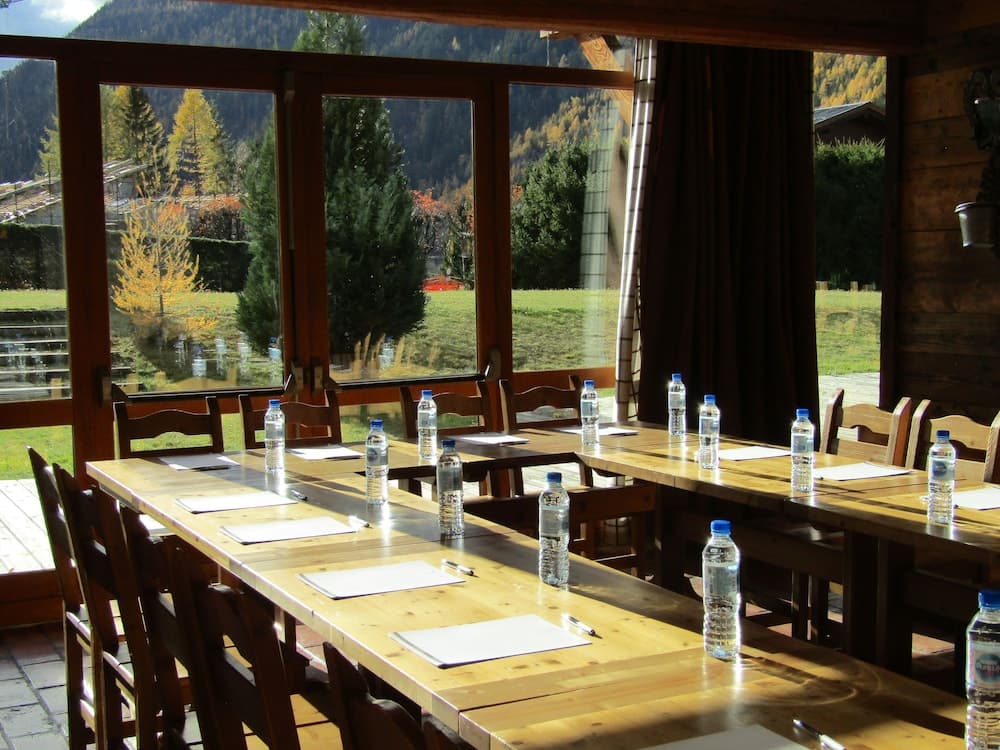 Meeting facility