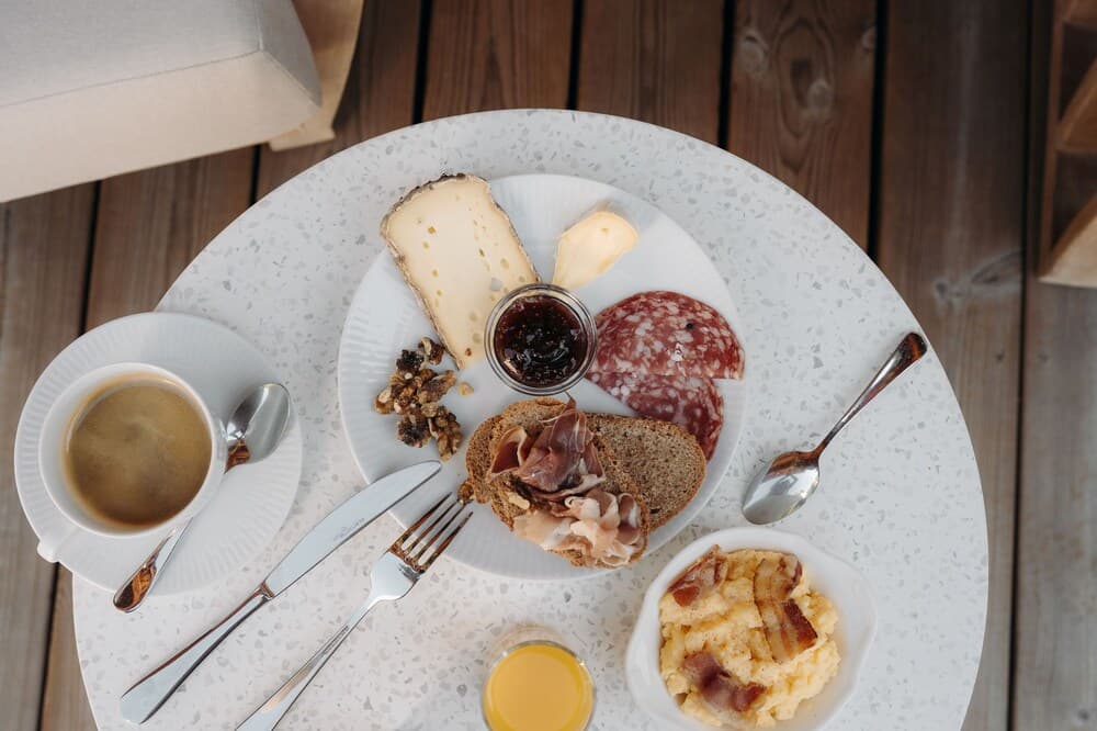 Breakfast buffet