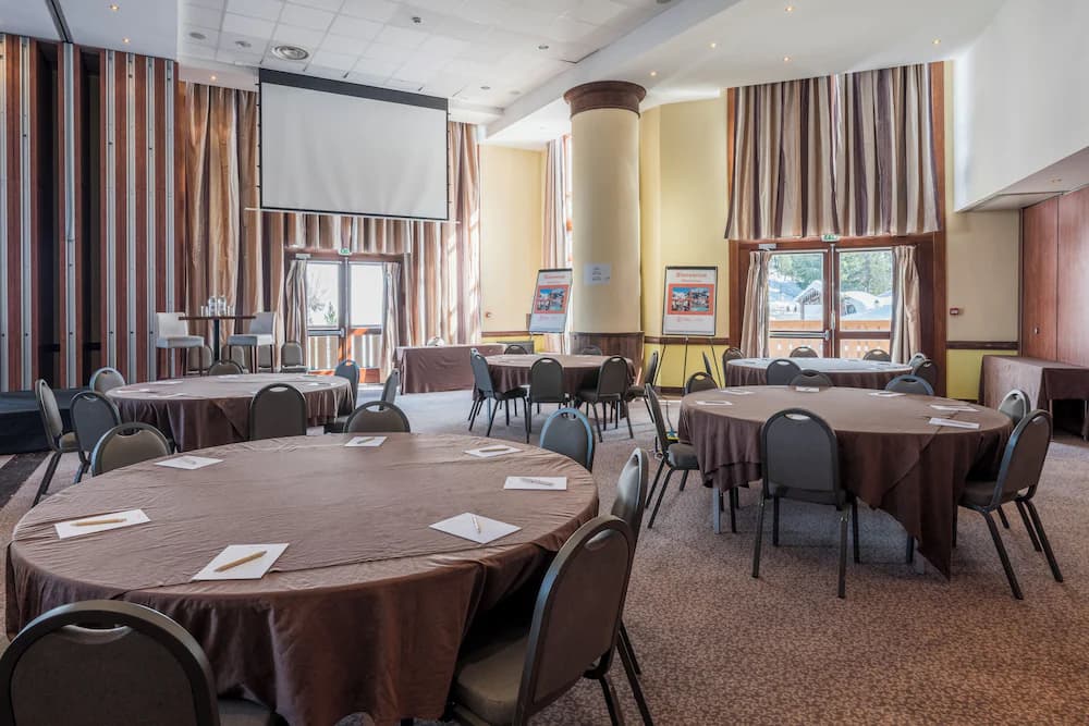 Meeting facility