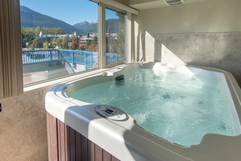 Private spa tub
