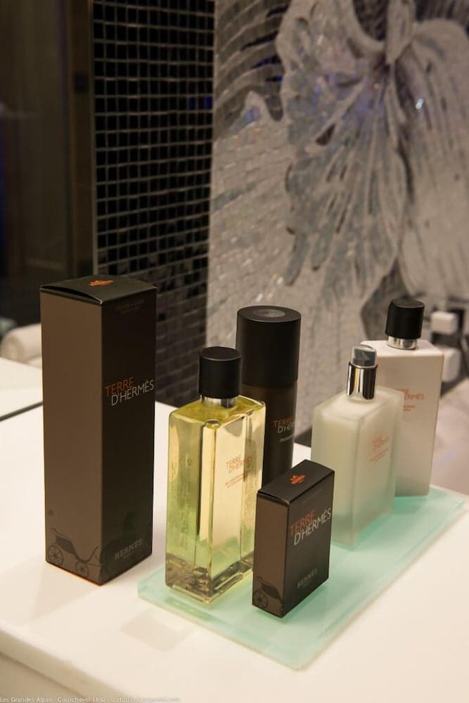 Bathroom amenities