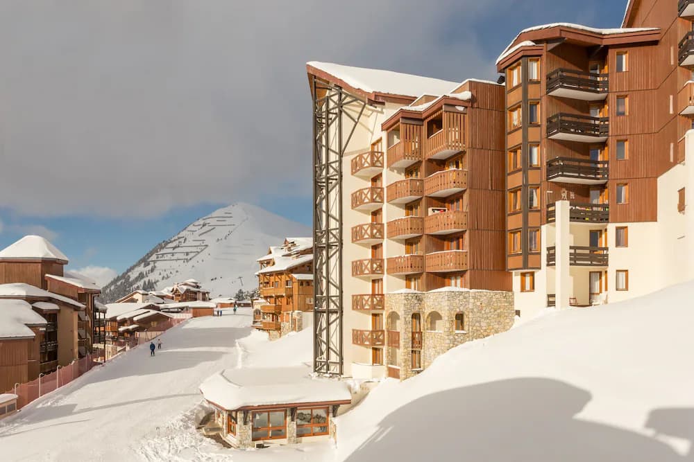 Snow and ski sports