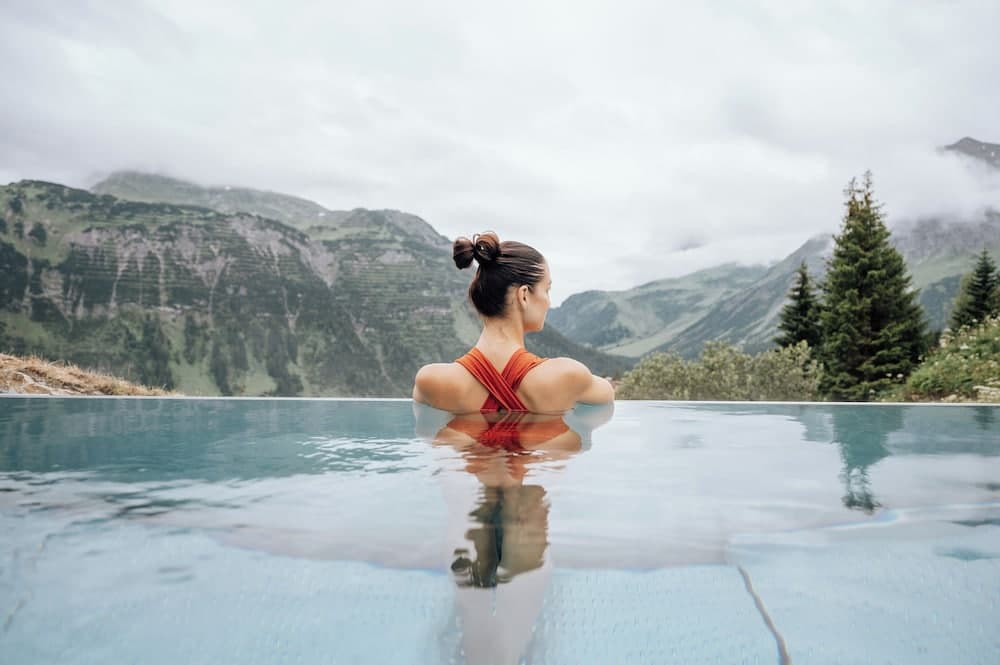 Infinity pool