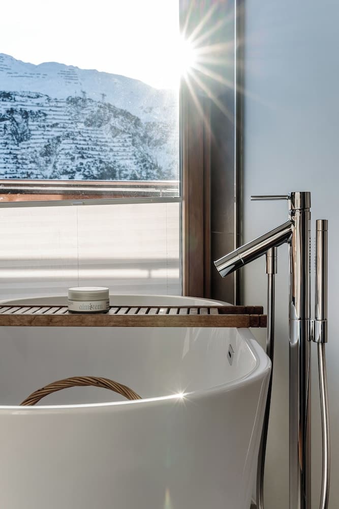 Bathroom amenities