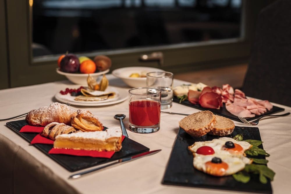 Breakfast buffet