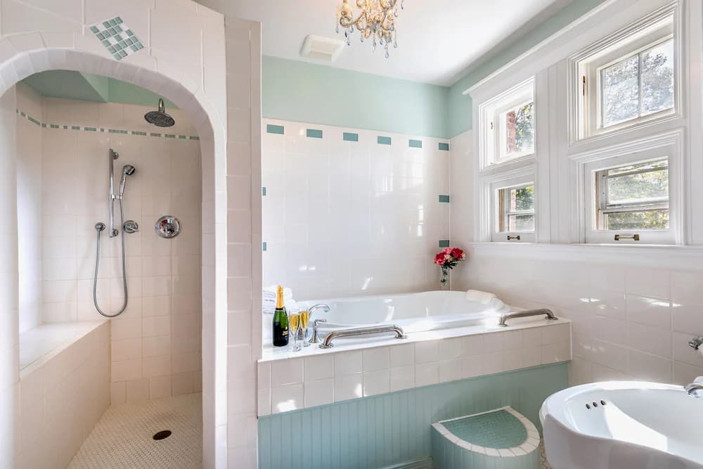 Jetted tub