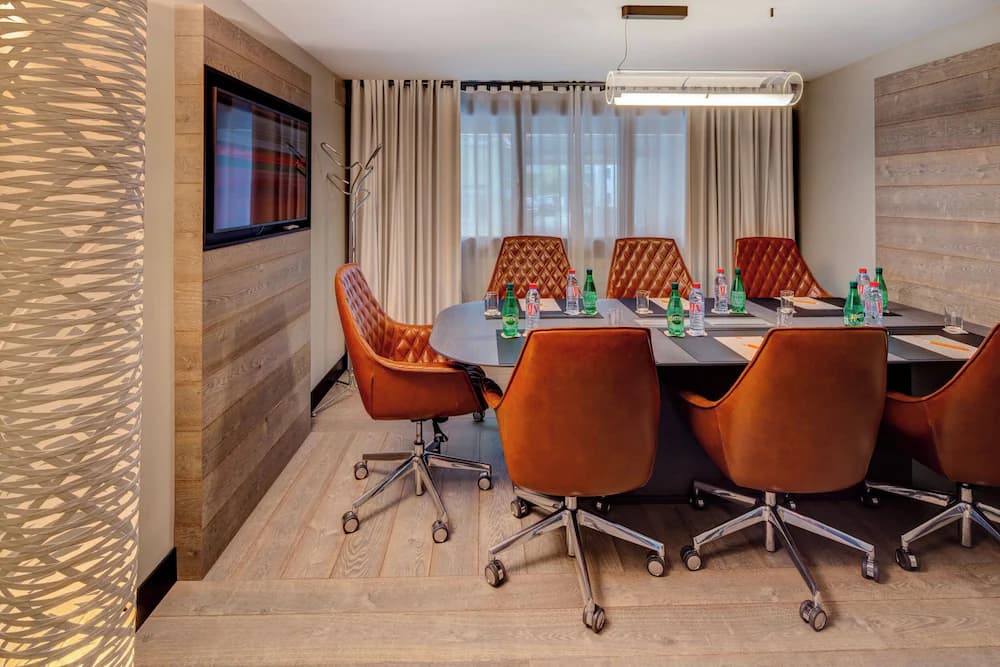 Meeting facility