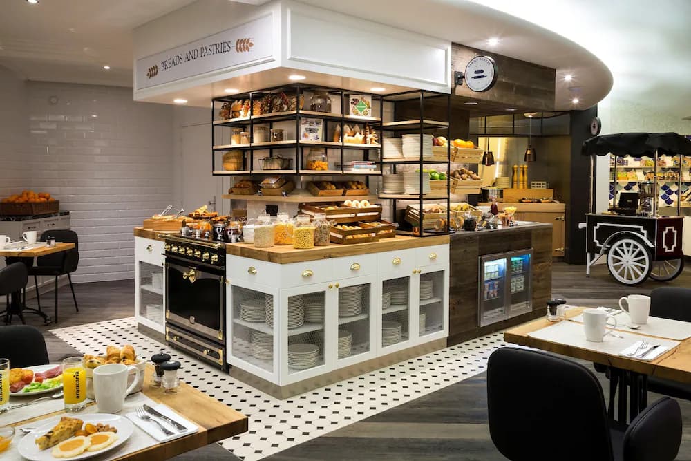 Breakfast area
