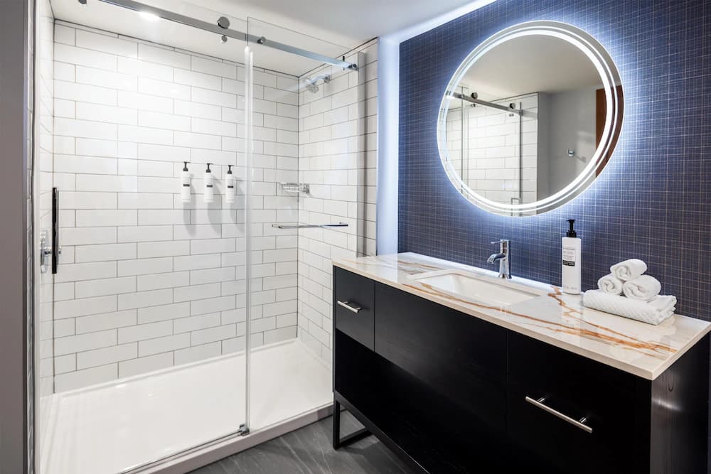 Bathroom shower