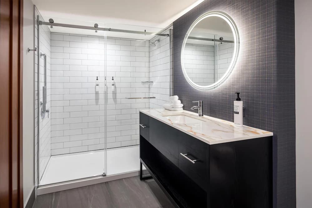 Bathroom shower
