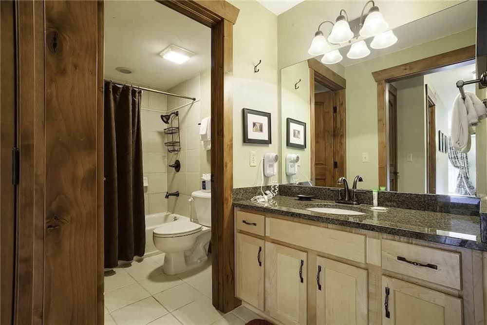 Bathroom amenities