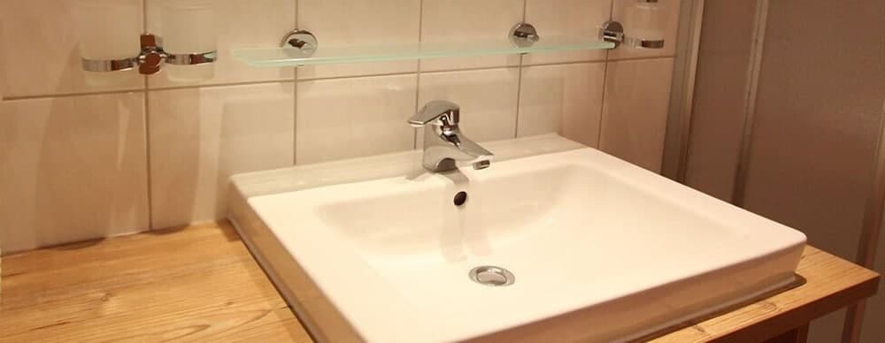 Bathroom sink