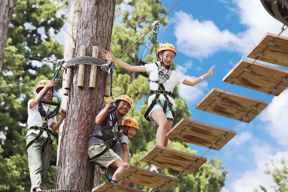 Ropes course (team building)