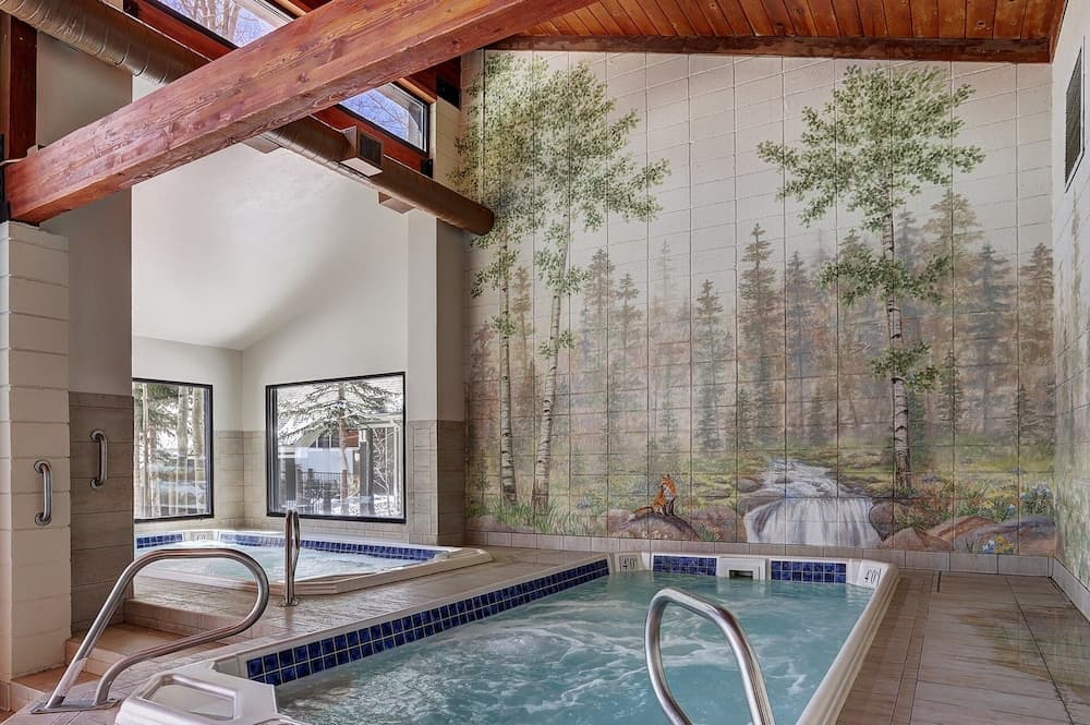 Indoor spa tub
