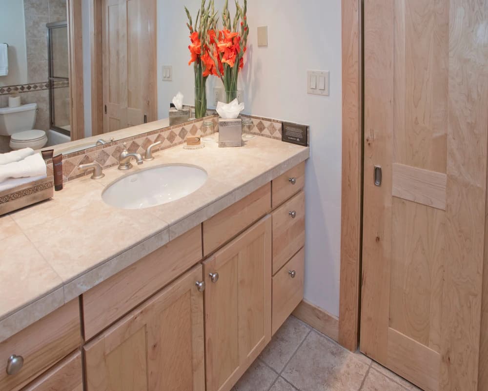 Bathroom sink