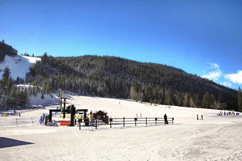Snow and ski sports