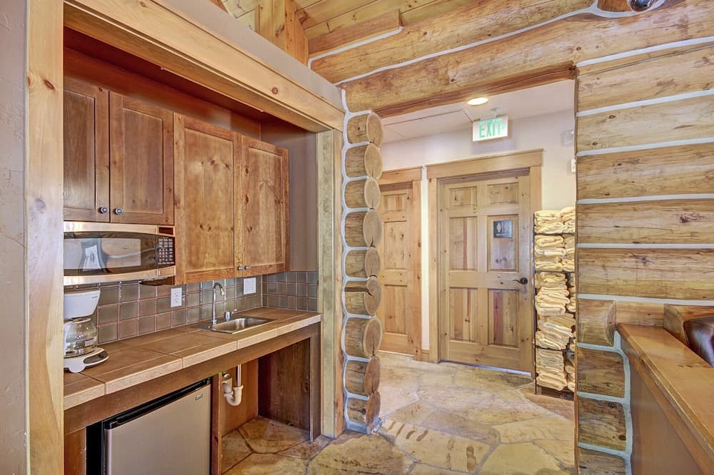 Private kitchenette