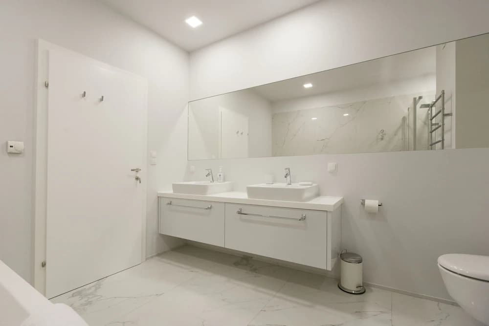 Bathroom sink