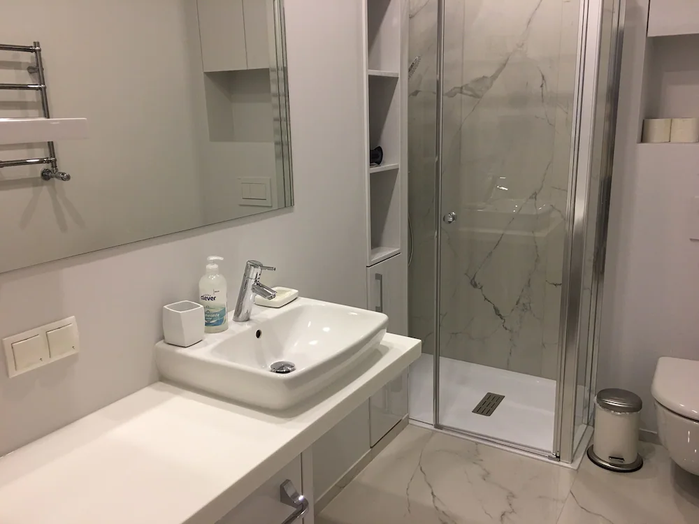 Bathroom sink