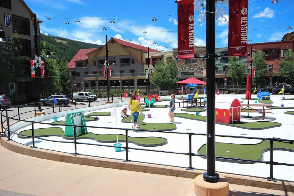 Mini-golf