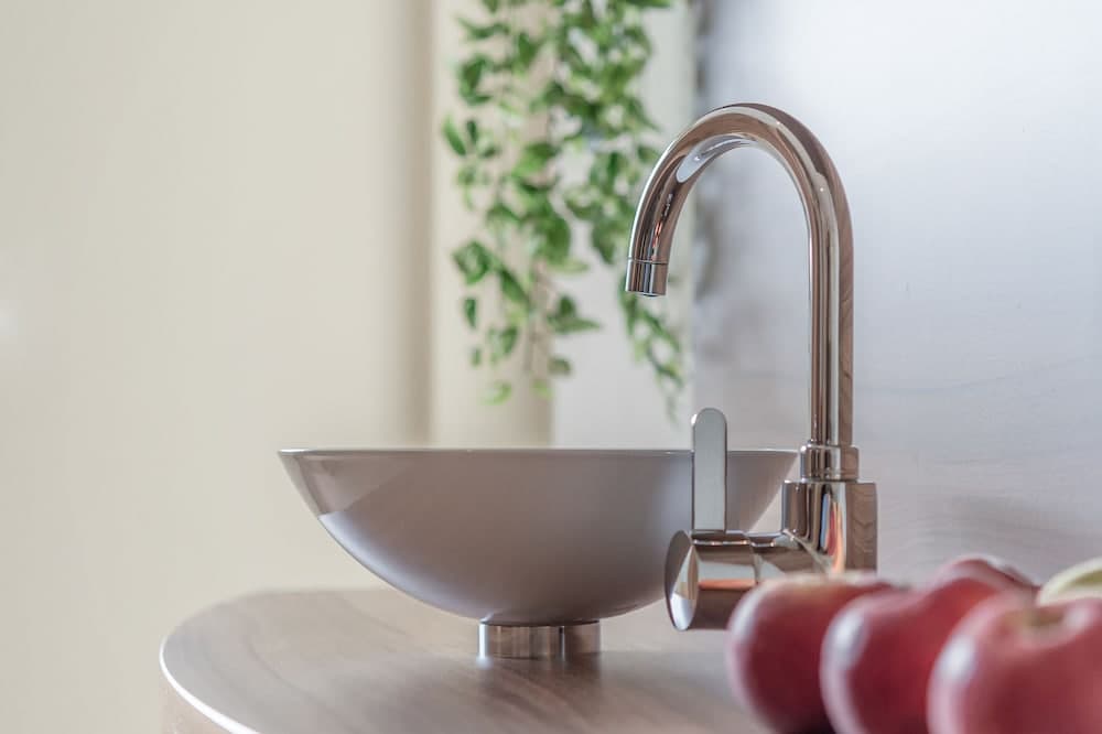 Bathroom sink