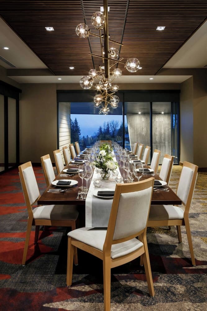 Meeting facility