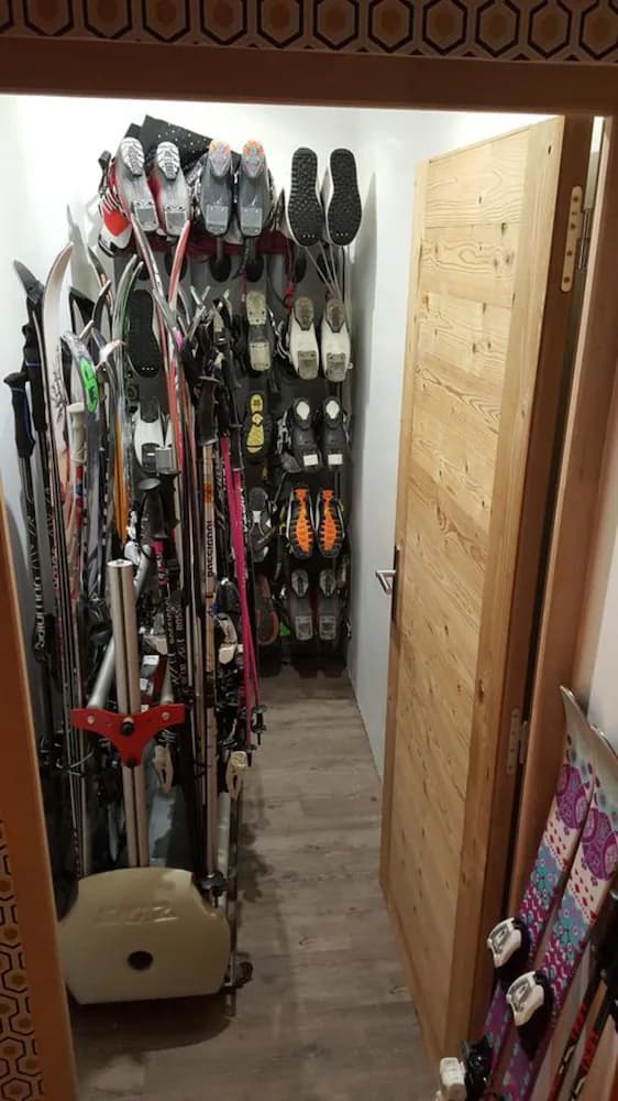 Skiing