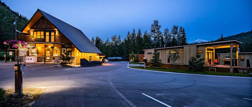 Front of property - evening/night