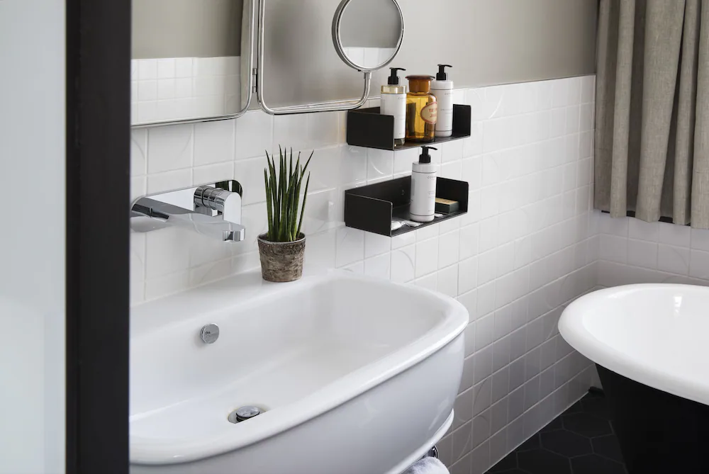 Bathroom sink