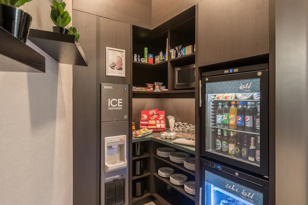 Snack bar