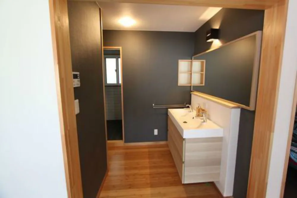 Bathroom sink