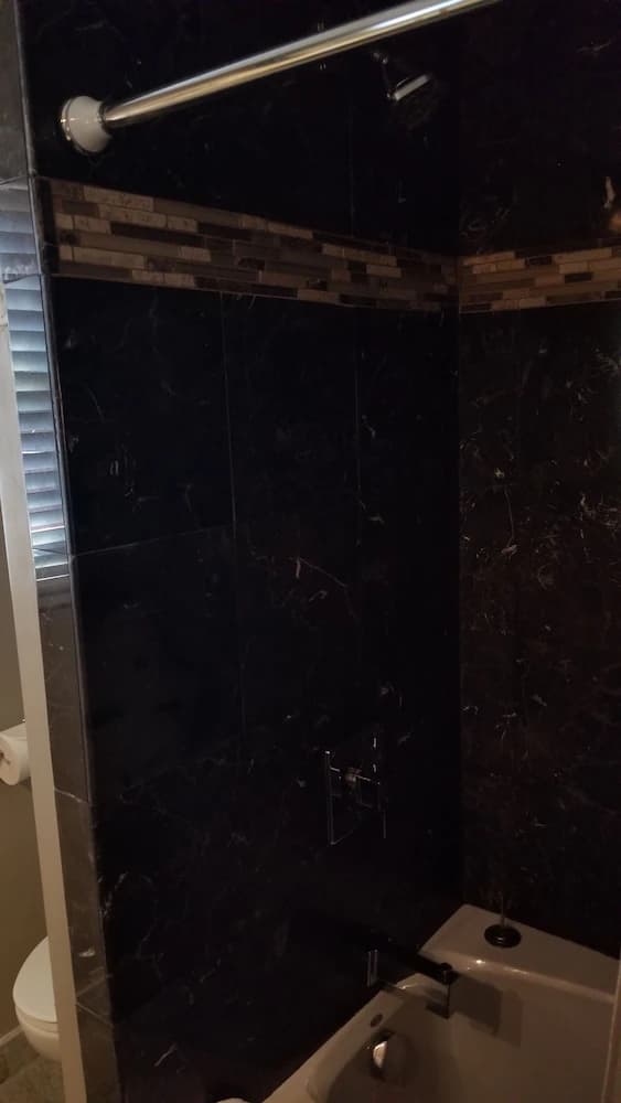Jetted tub
