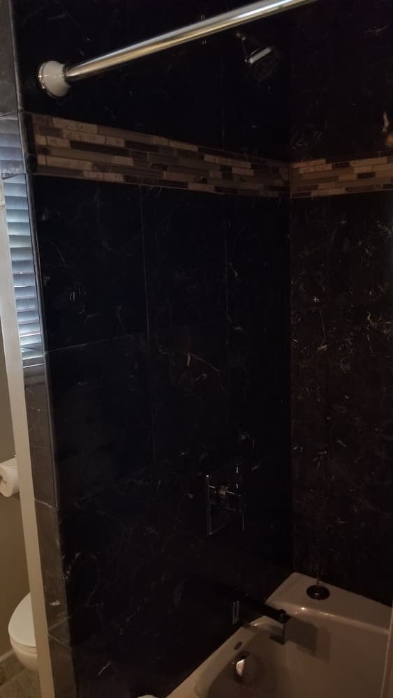 Jetted tub